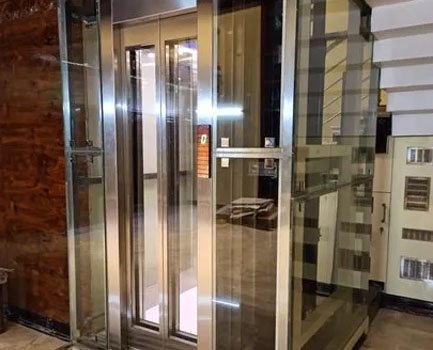 Small Goods Lift System